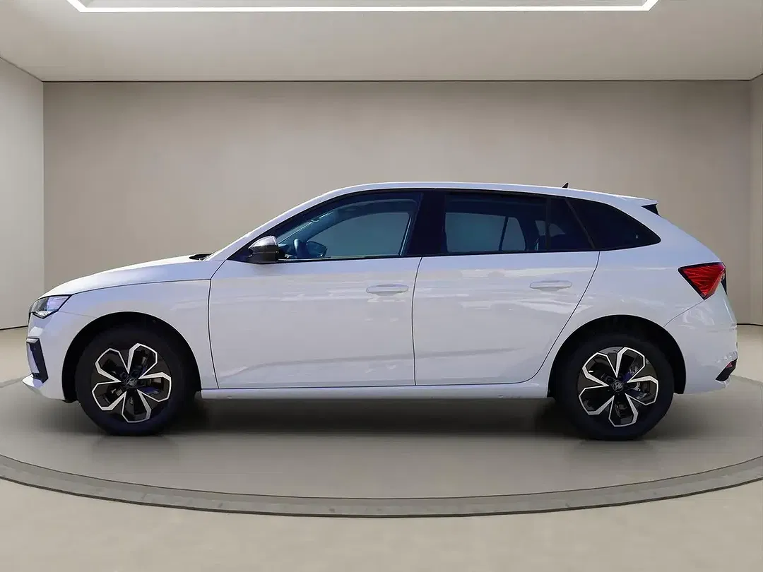 Skoda Scala - Thumbnail 2