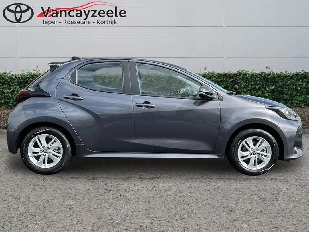Toyota Yaris - Thumbnail 3
