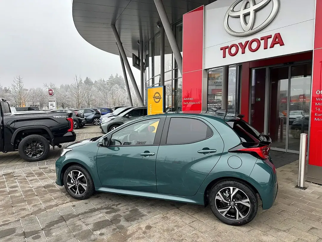 Toyota Yaris - Thumbnail 3