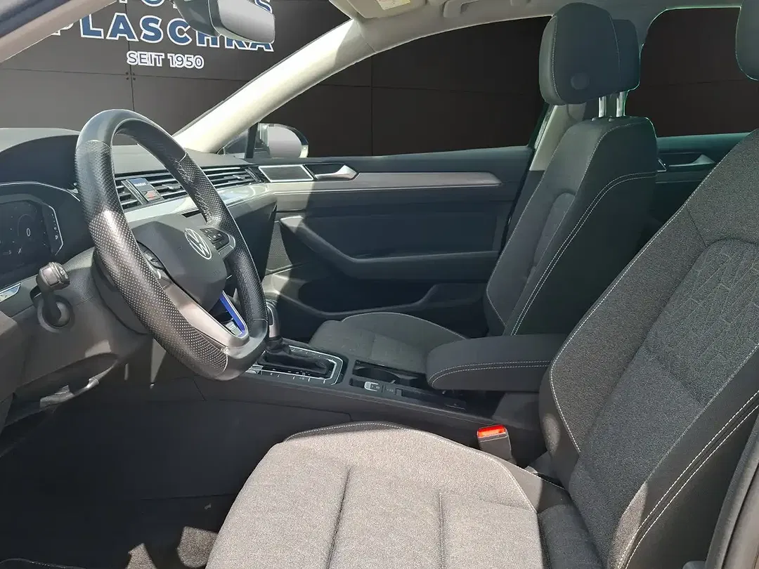 Volkswagen Passat Variant - Thumbnail 11