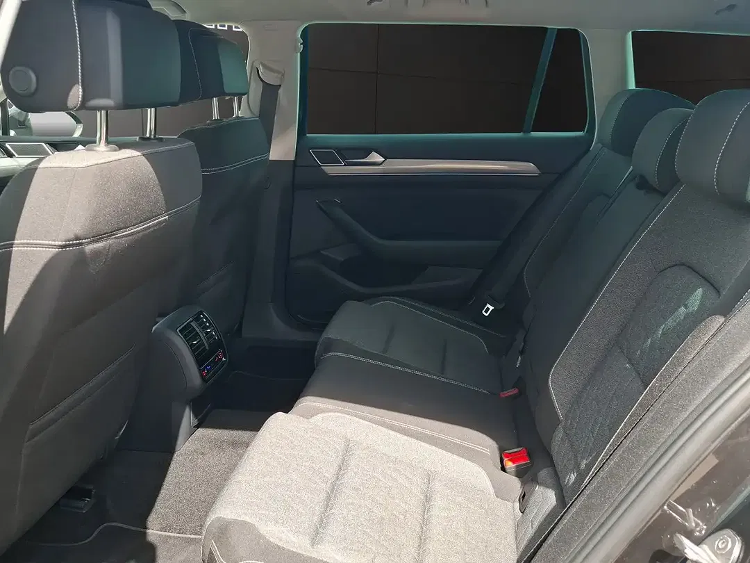 Volkswagen Passat Variant - Thumbnail 12