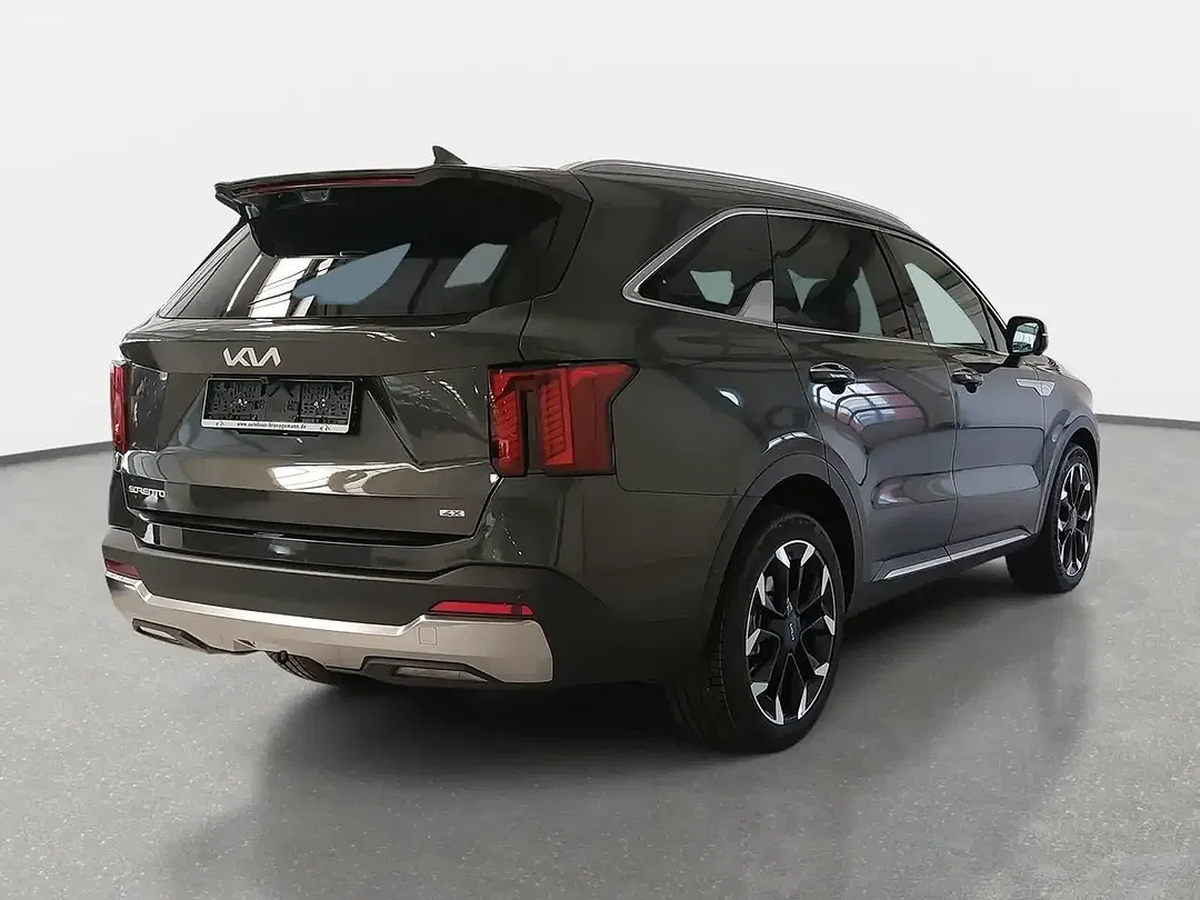 Kia Sorento - Thumbnail 3