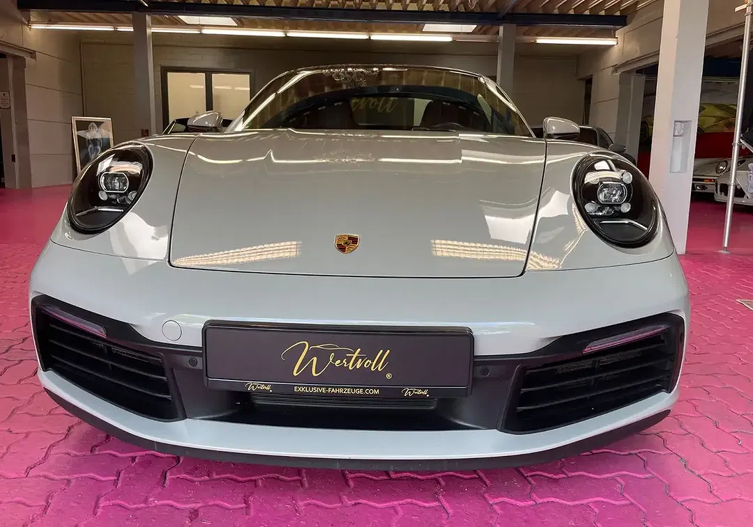 Porsche 992 - Thumbnail 11