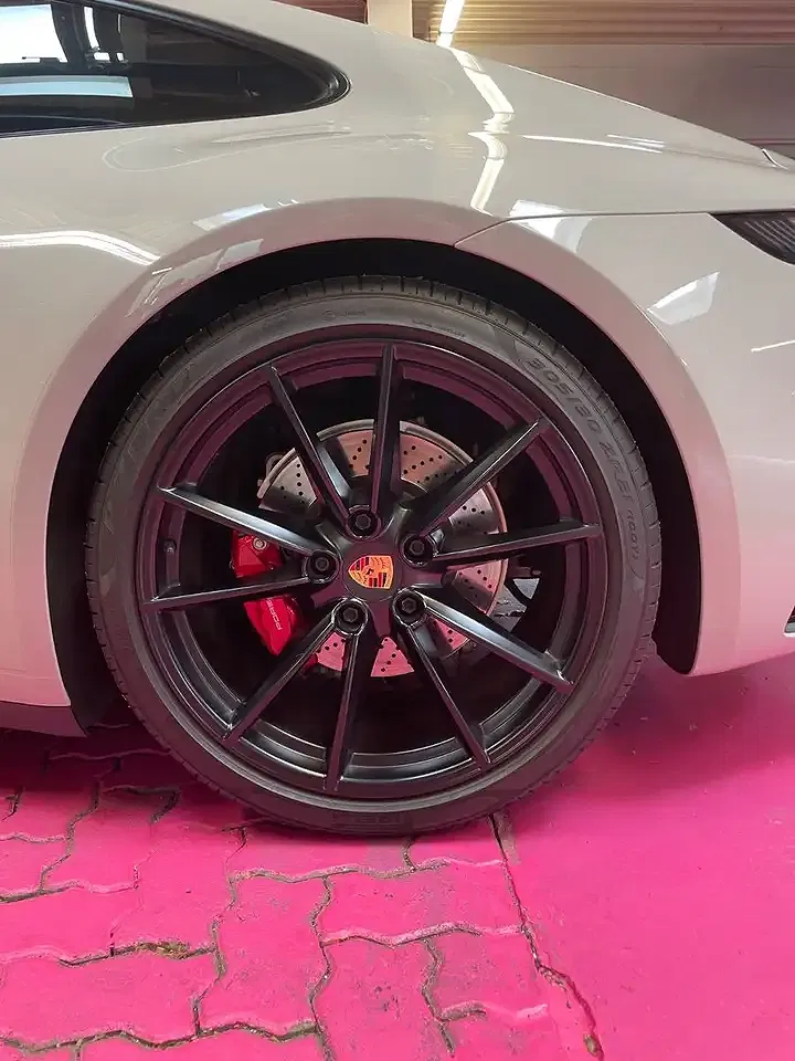 Porsche 992 - Thumbnail 4