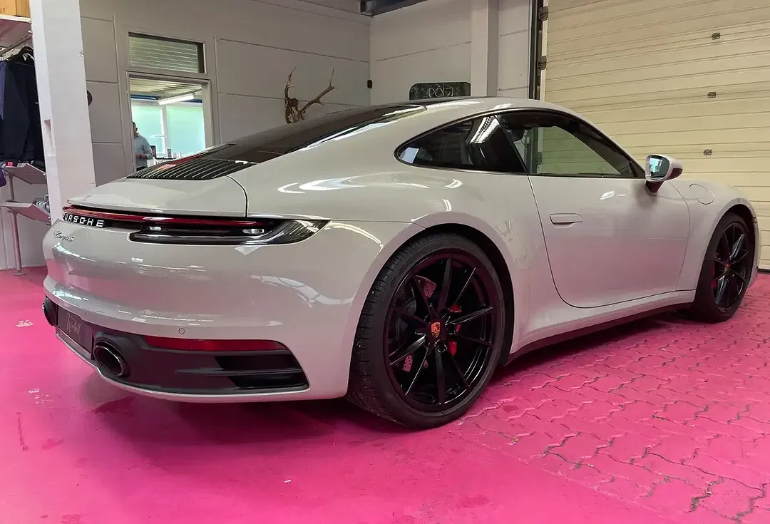 Porsche 992 - Thumbnail 7