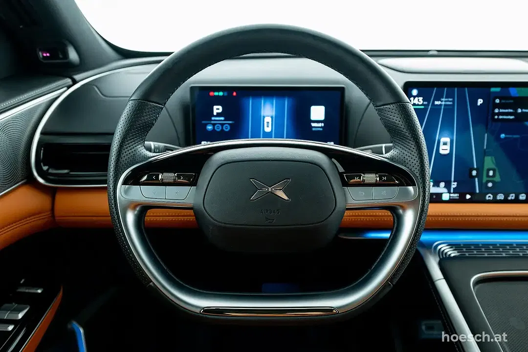 Xpeng G9 - Thumbnail 5