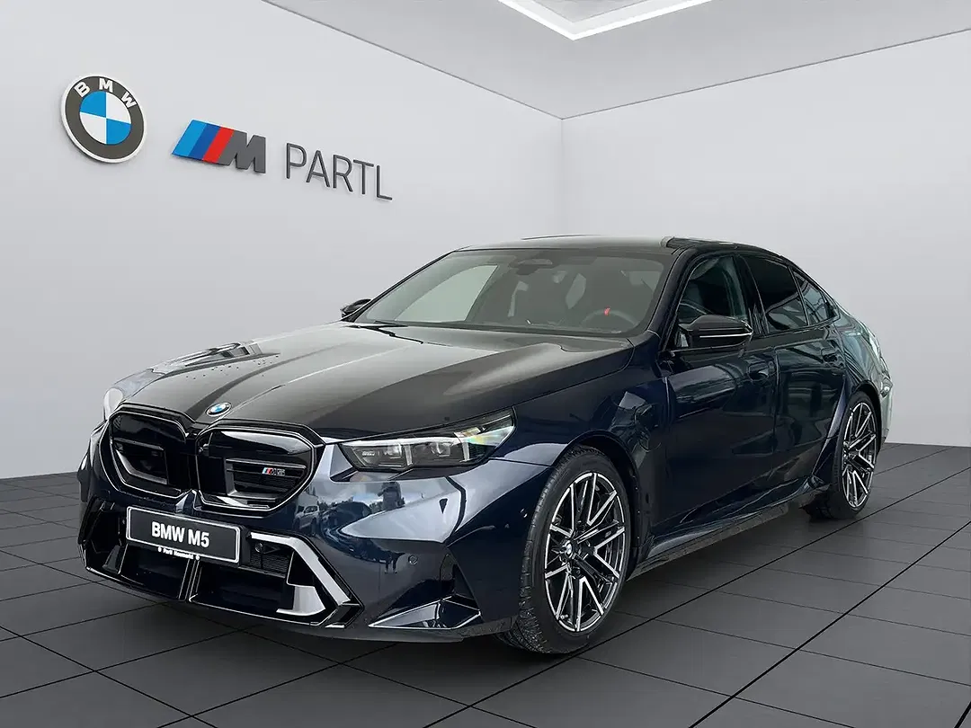 BMW M5 - Thumbnail 1