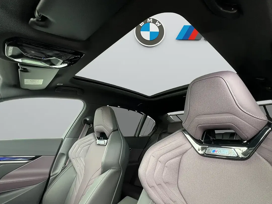 BMW M5 - Thumbnail 15