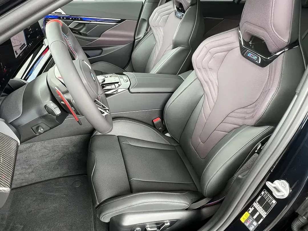 BMW M5 - Thumbnail 8