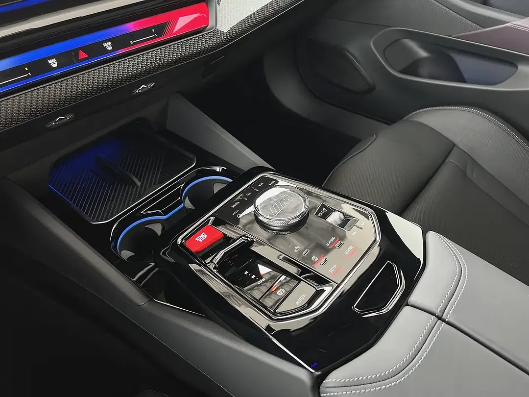 BMW M5 - Thumbnail 9