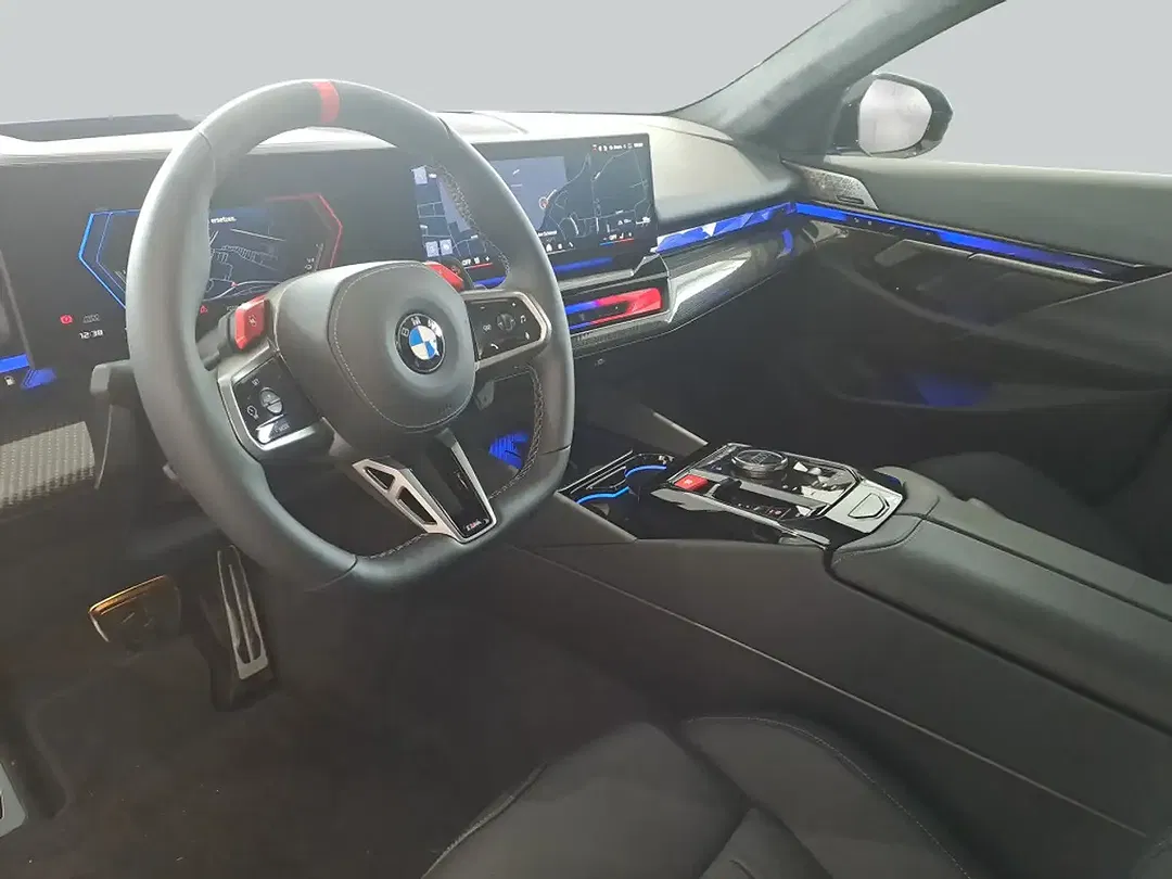 BMW M5 - Thumbnail 11