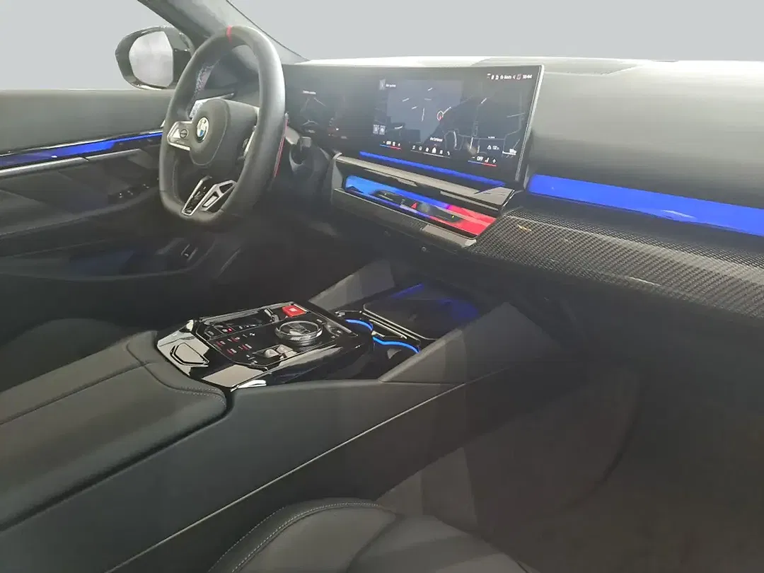 BMW M5 - Thumbnail 14