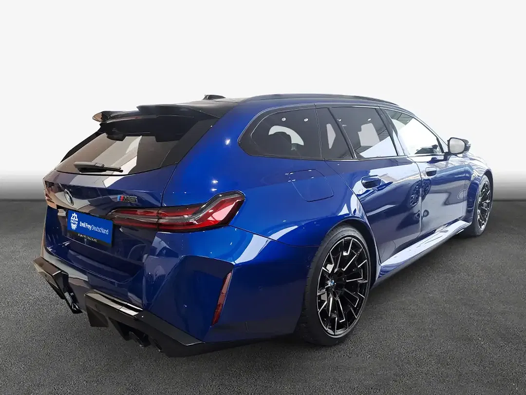 BMW M5 - Thumbnail 2