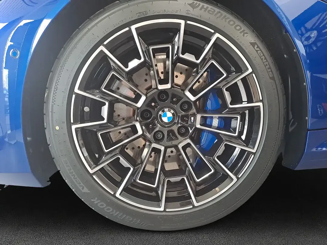 BMW M5 - Thumbnail 8