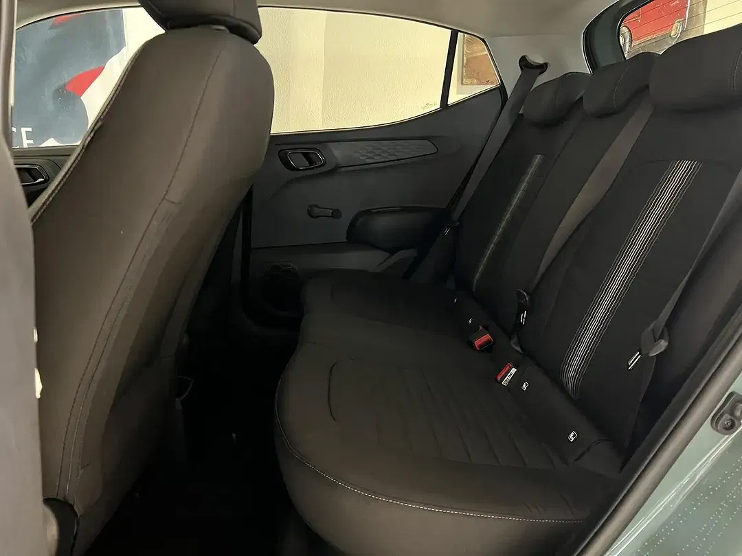 Hyundai i10 - Thumbnail 13