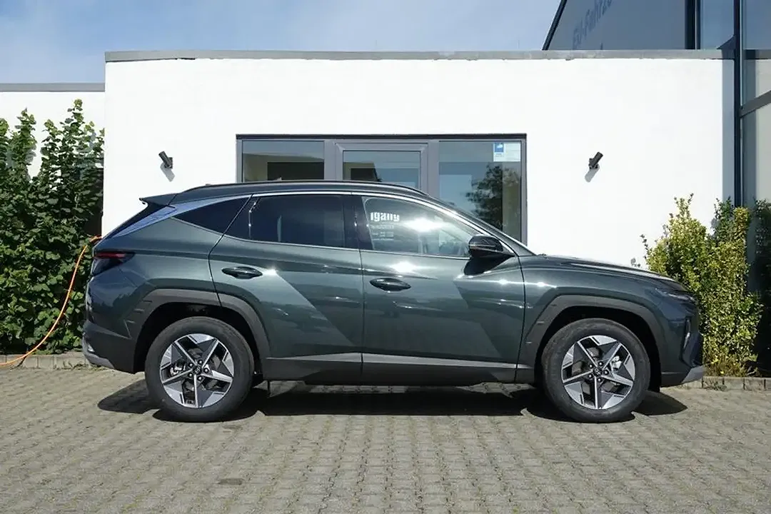 Hyundai TUCSON - Thumbnail 2