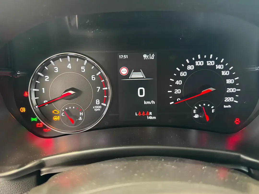 Suzuki Swift - Thumbnail 12