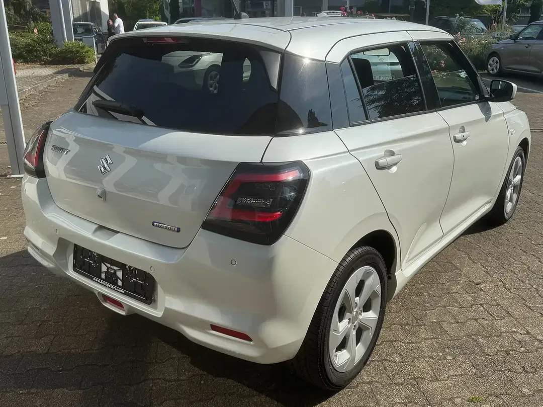Suzuki Swift - Thumbnail 5