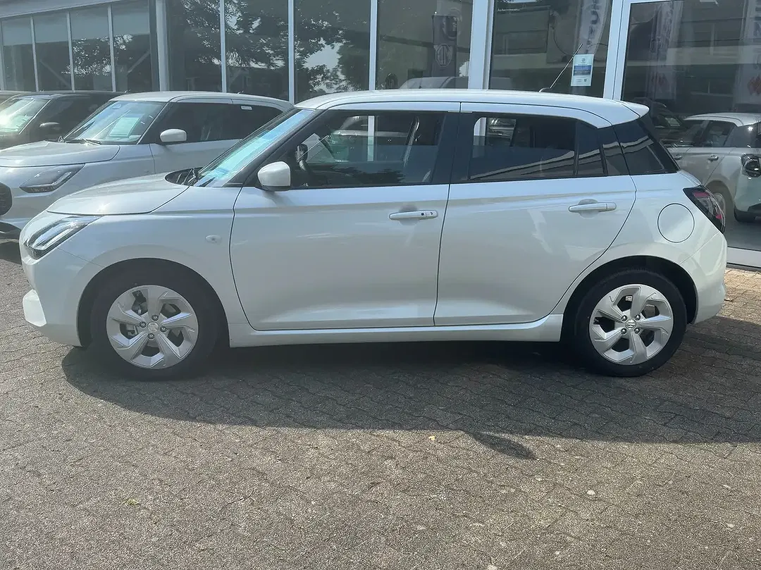 Suzuki Swift - Thumbnail 8
