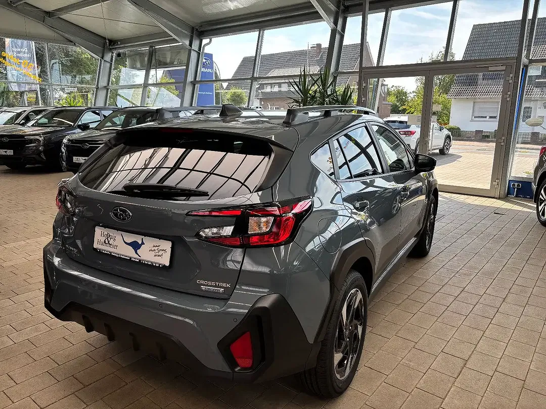 Subaru Crosstrek - Thumbnail 4