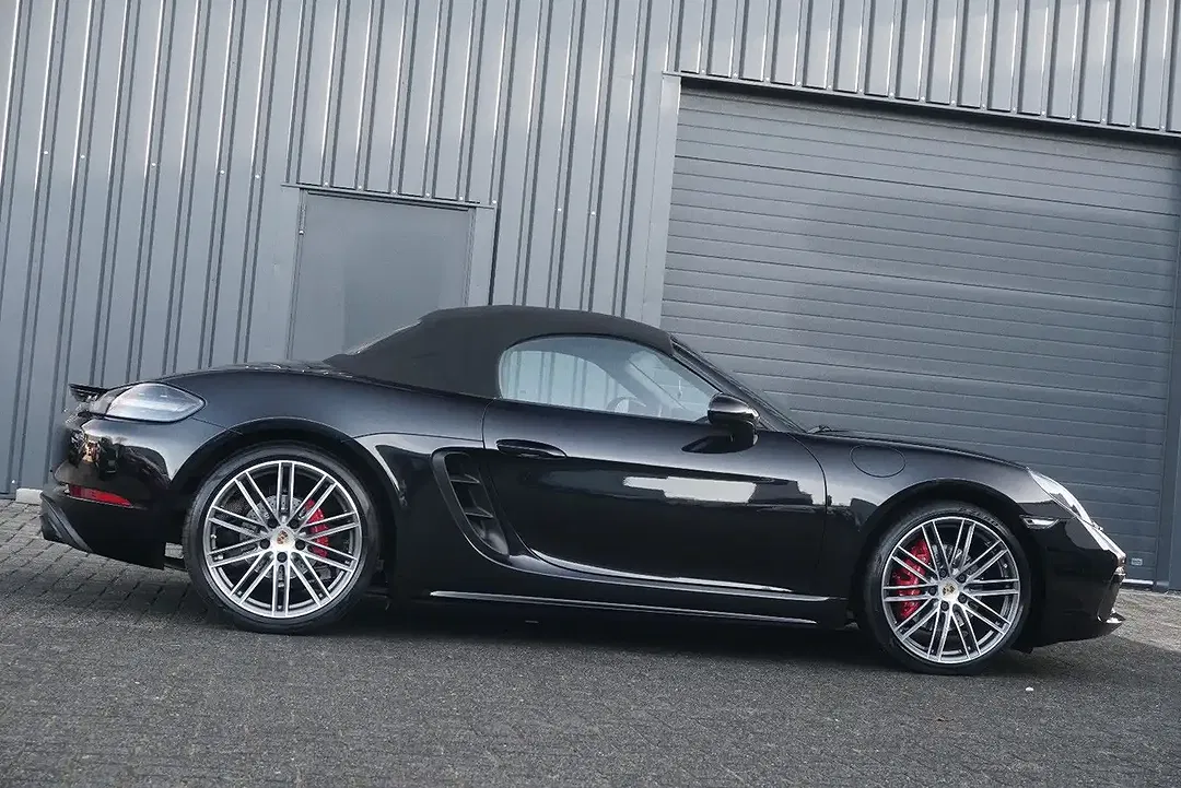Porsche Boxster - Thumbnail 9