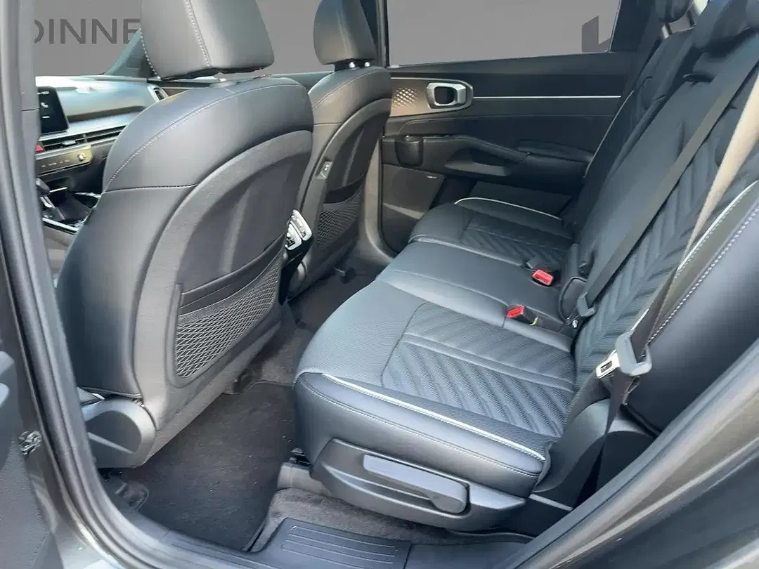 Kia Sorento - Thumbnail 13