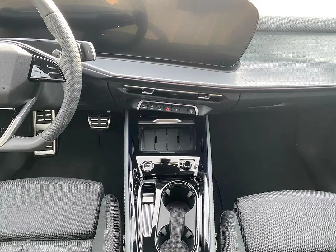 Audi Q3 - Thumbnail 11