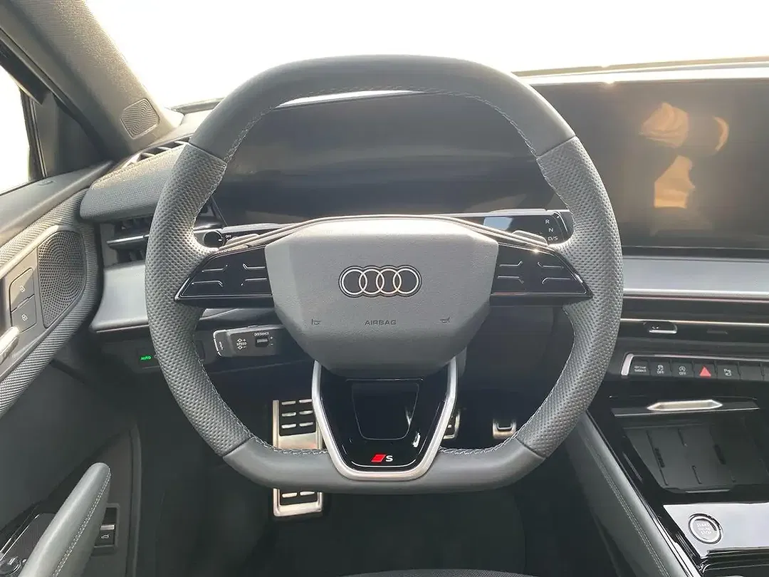 Audi Q3 - Thumbnail 12