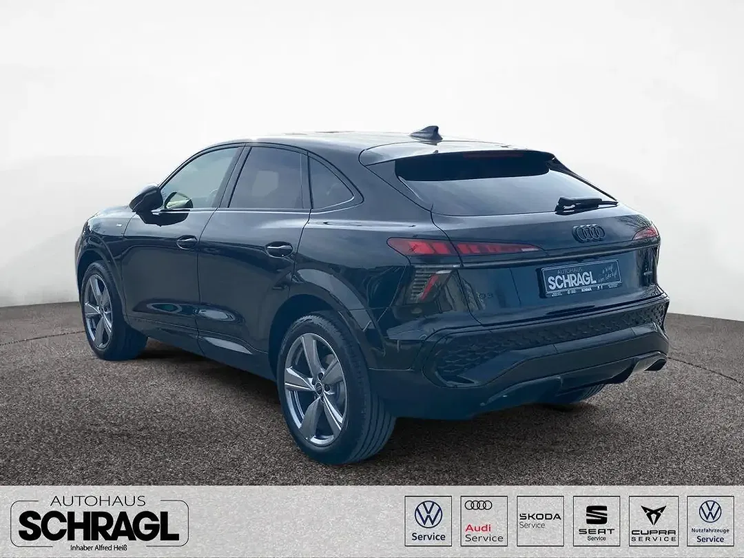 Audi Q3 - Thumbnail 3