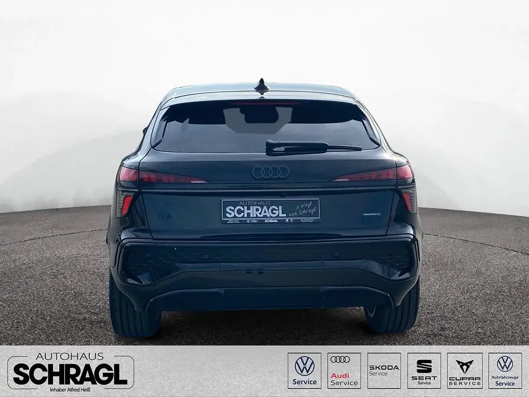 Audi Q3 - Thumbnail 4