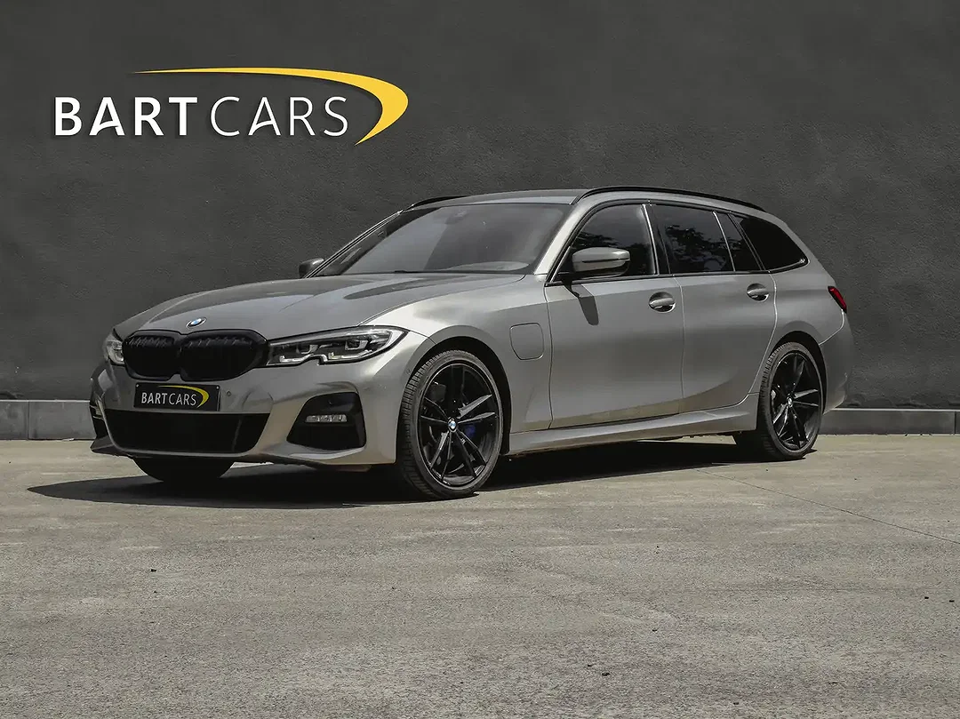 BMW 330 - Afbeelding 1
