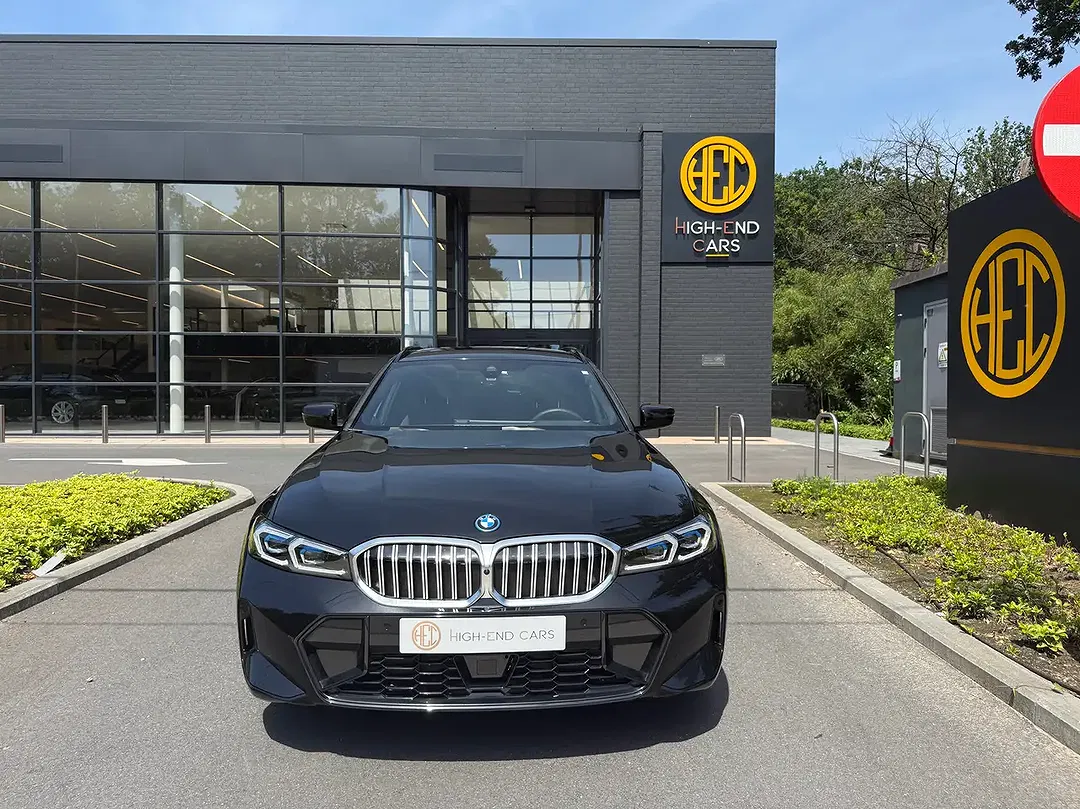 BMW 330 - Thumbnail 3