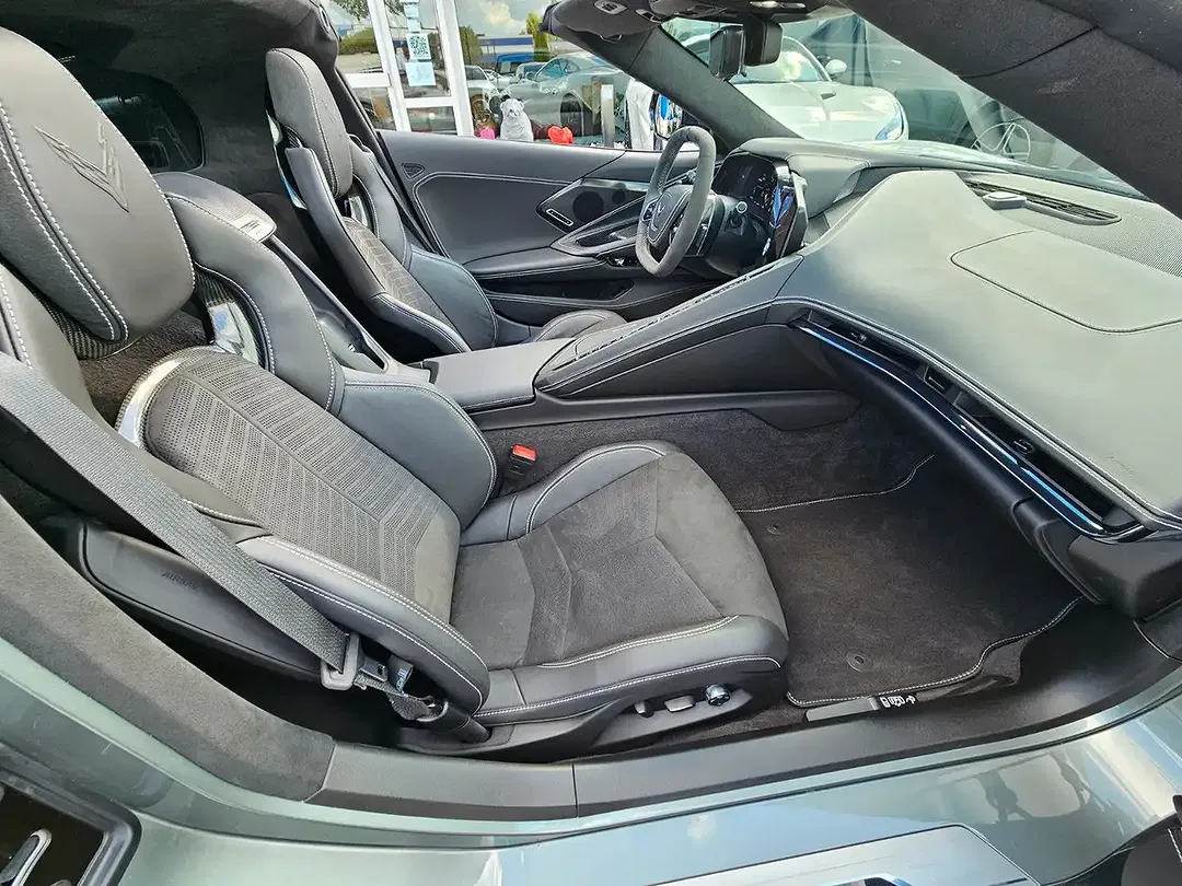 Corvette C8 - Thumbnail 7
