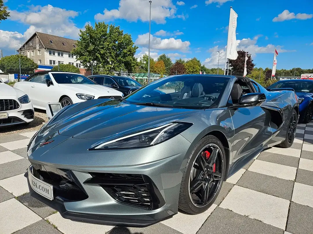 Corvette C8 - Thumbnail 2