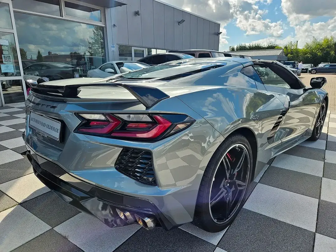 Corvette C8 - Thumbnail 3