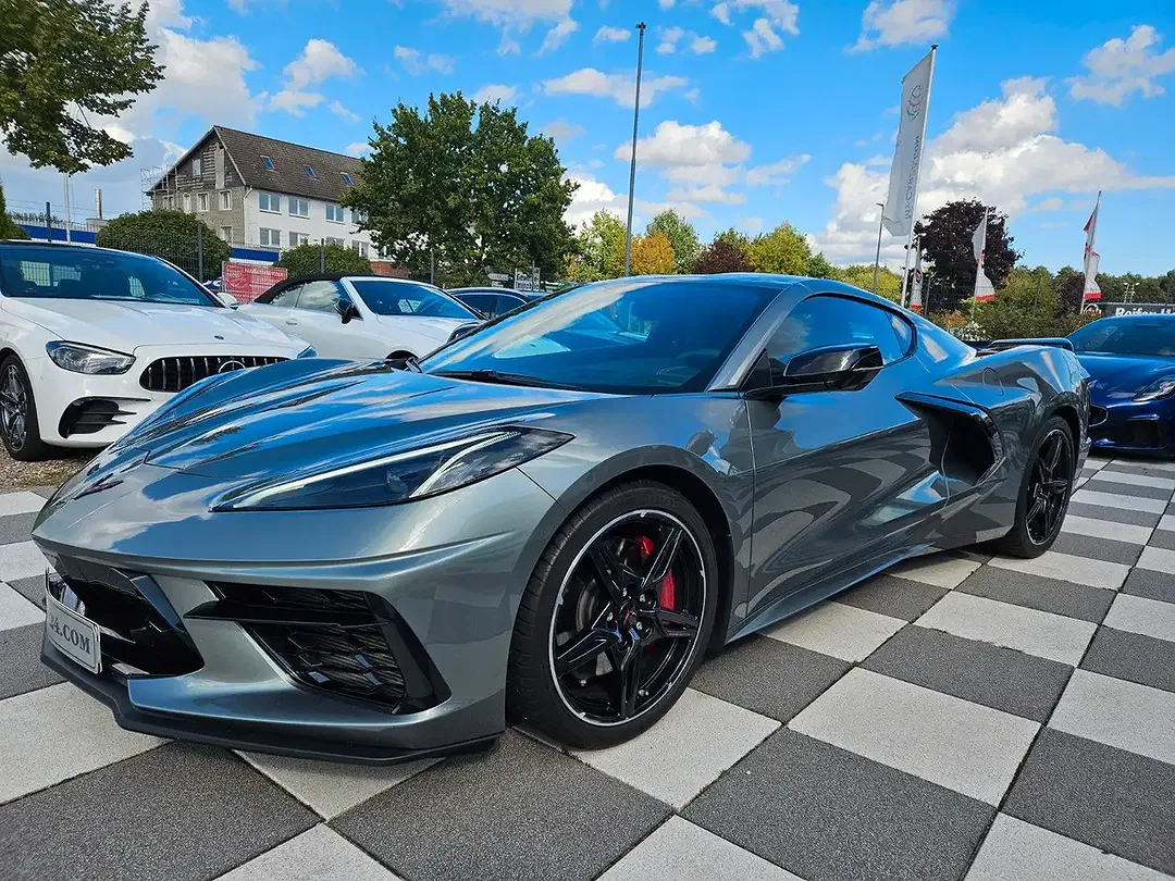 Corvette C8 - Thumbnail 5