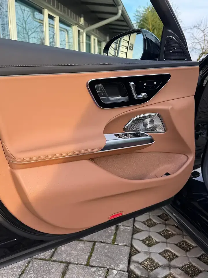 Mercedes-Benz E 200 - Thumbnail 12