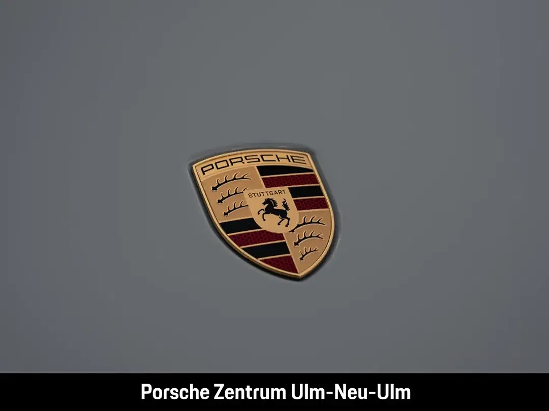 Porsche Taycan - Thumbnail 14