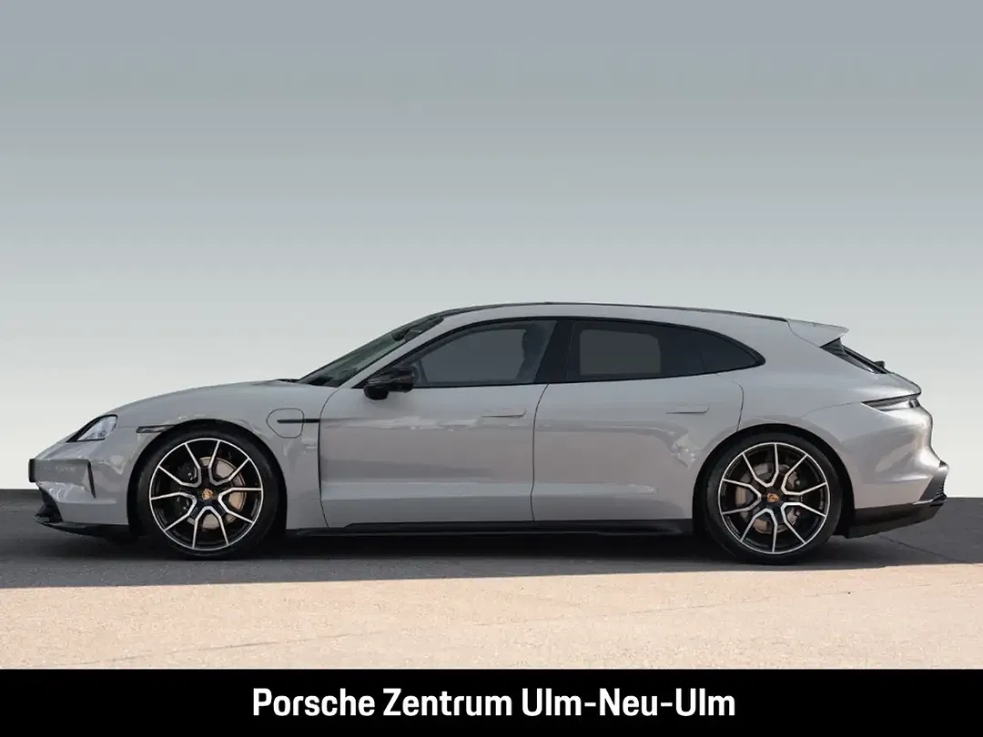 Porsche Taycan - Thumbnail 2