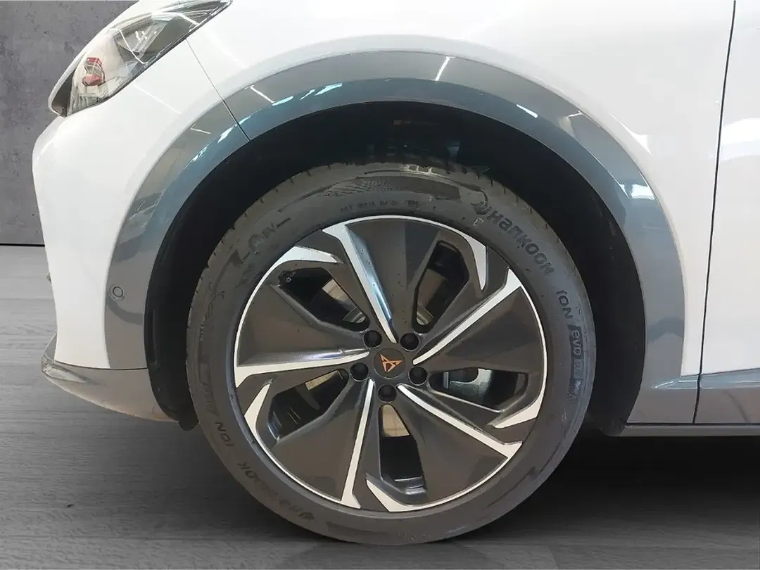 CUPRA Tavascan - Thumbnail 4
