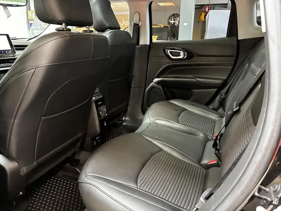 Jeep Compass - Thumbnail 9