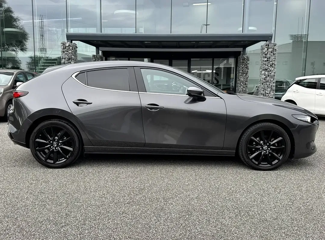 Mazda 3 - Thumbnail 8