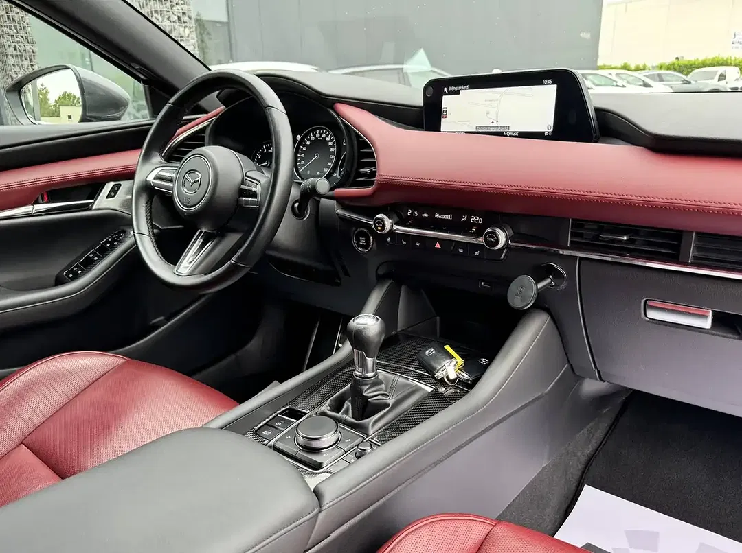 Mazda 3 - Thumbnail 9