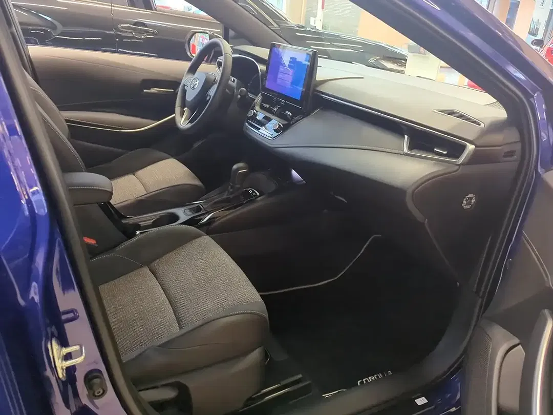Toyota Corolla - Thumbnail 13