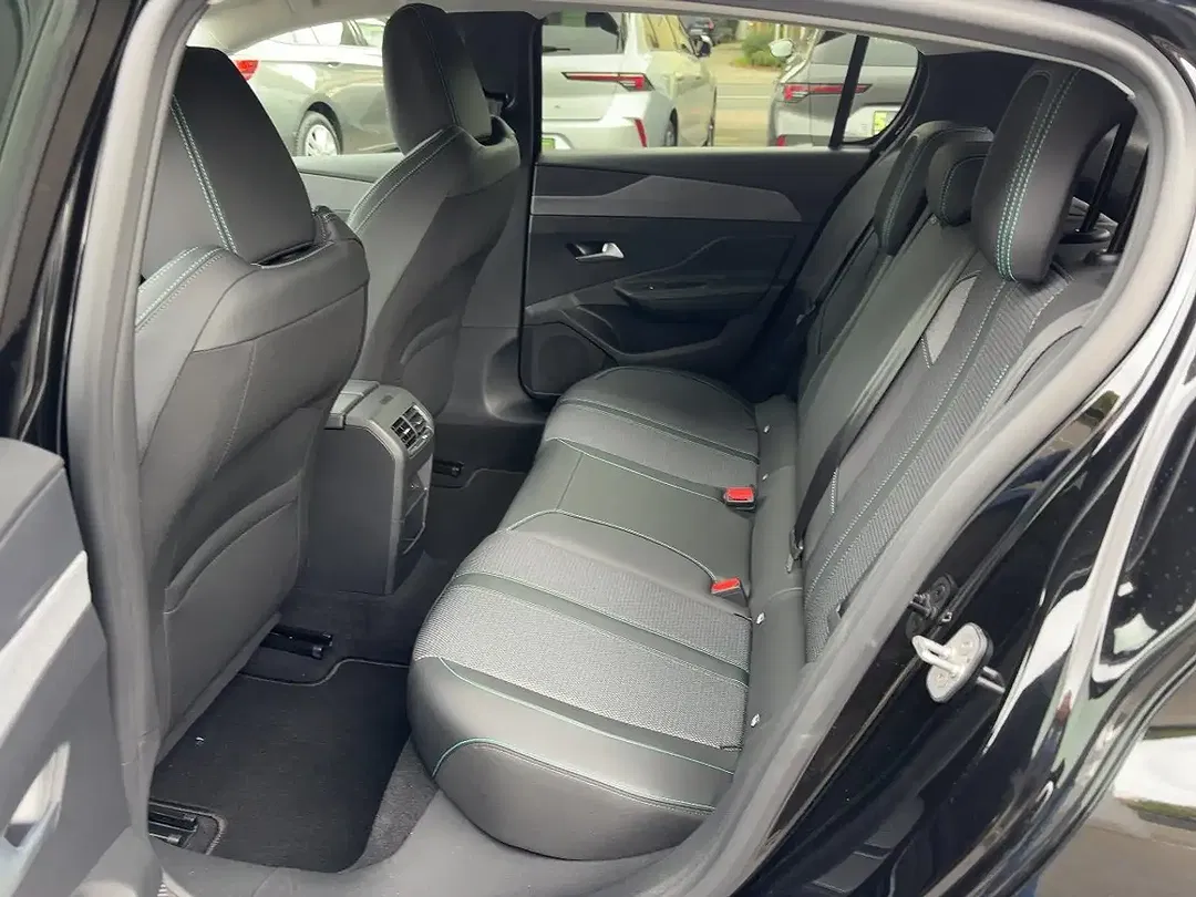 Peugeot 308 - Thumbnail 9