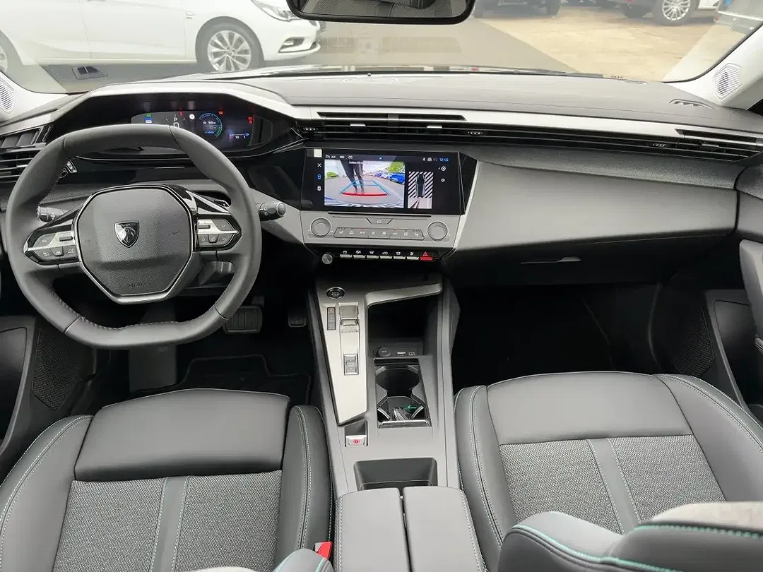 Peugeot 308 - Thumbnail 10