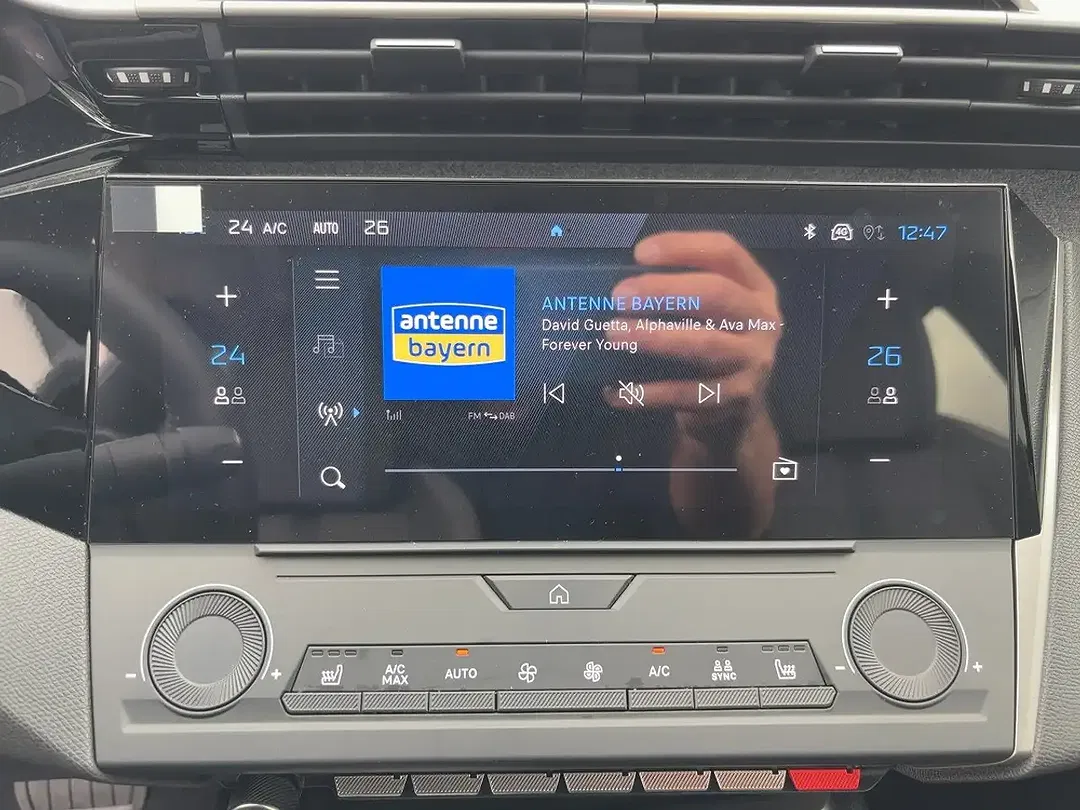 Peugeot 308 - Thumbnail 11