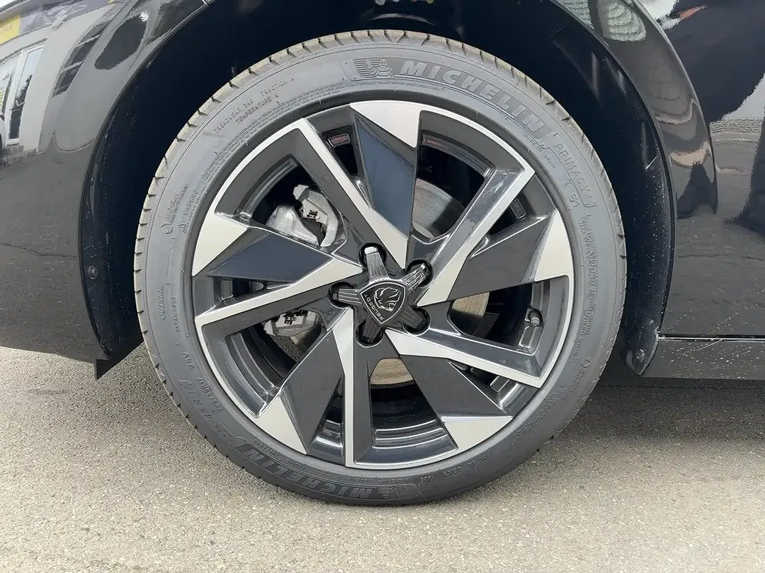 Peugeot 308 - Thumbnail 12