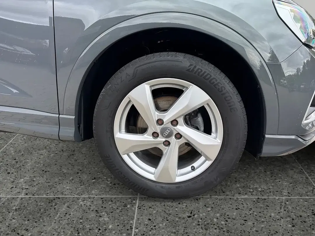 Audi Q3 - Thumbnail 9