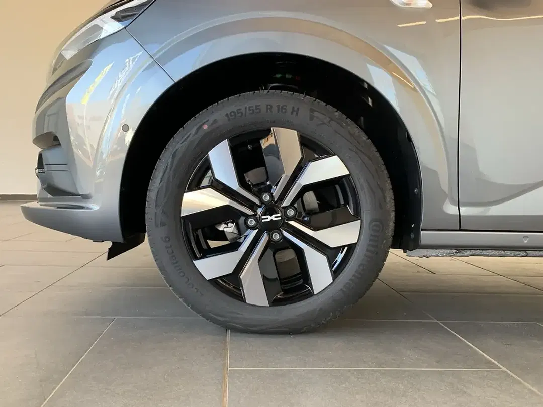 Dacia Sandero - Thumbnail 13